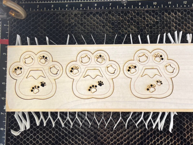 猫ちゃんコースターのレーザー加工①